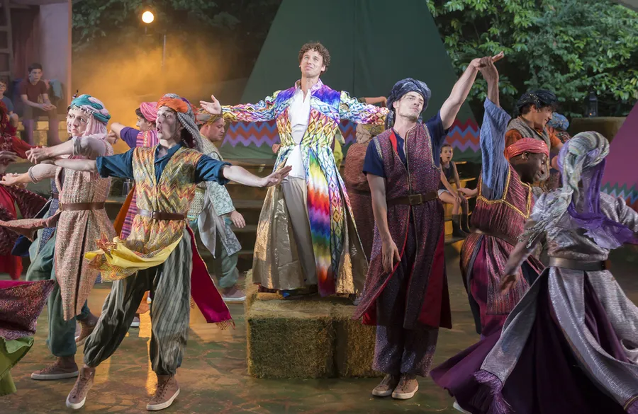 Joseph and the Amazing Technicolor Dreamcoat